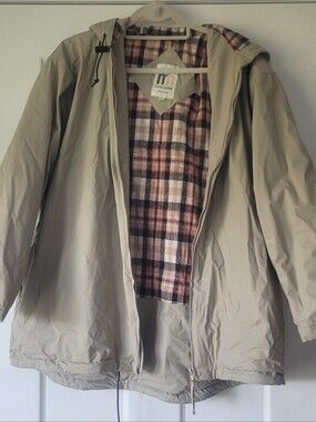 Vintage Misty Harbor Women’s Beige Hooded Rain Jacket